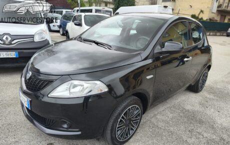 lancia ypsilon 1.0 hybrid gold